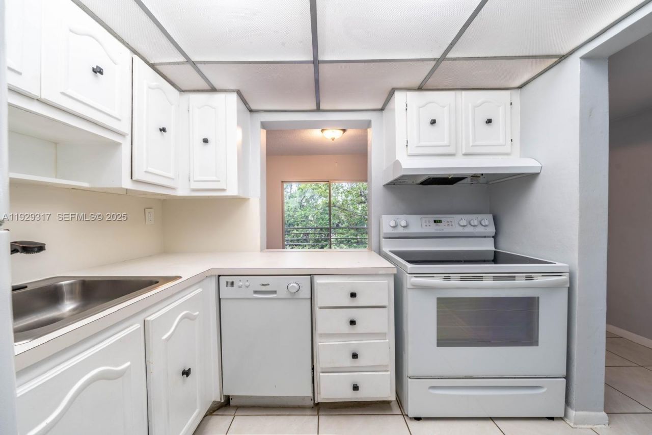 1400 NE 57th St, Unit 205, Fort Lauderdale, FL 33334 Photo