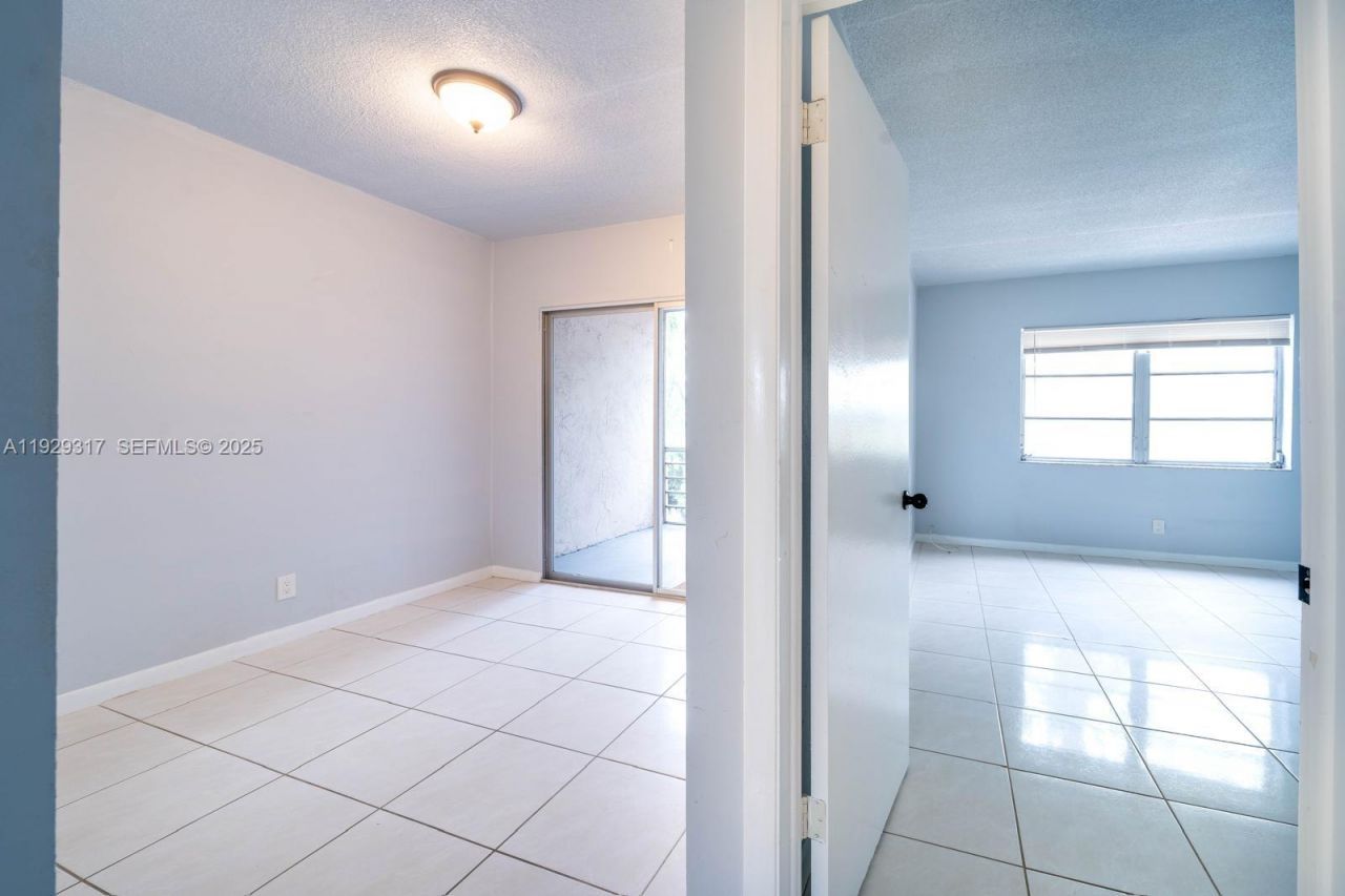 1400 NE 57th St, Unit 205, Fort Lauderdale, FL 33334 Photo
