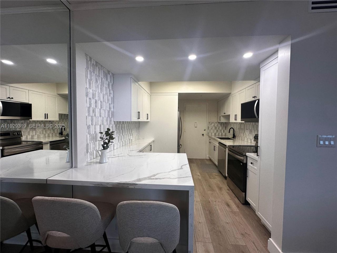 5055 Collins Ave, Unit 10F, Miami Beach, FL 33140 Photo