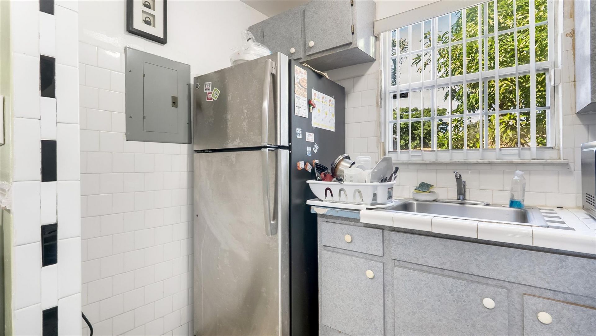 117 SW 1st Avenue, Hallandale Beach, FL 33009 Photo