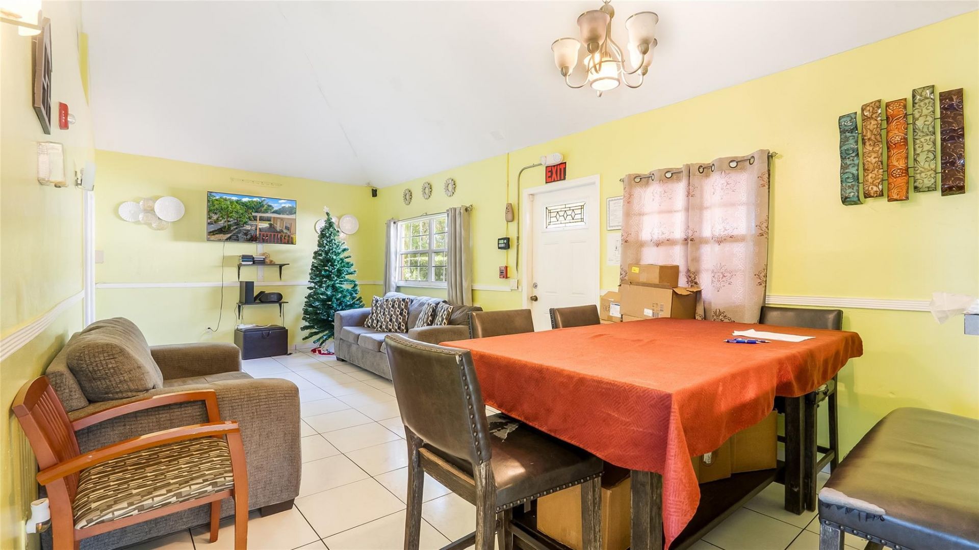 117 SW 1st Avenue, Hallandale Beach, FL 33009 Photo