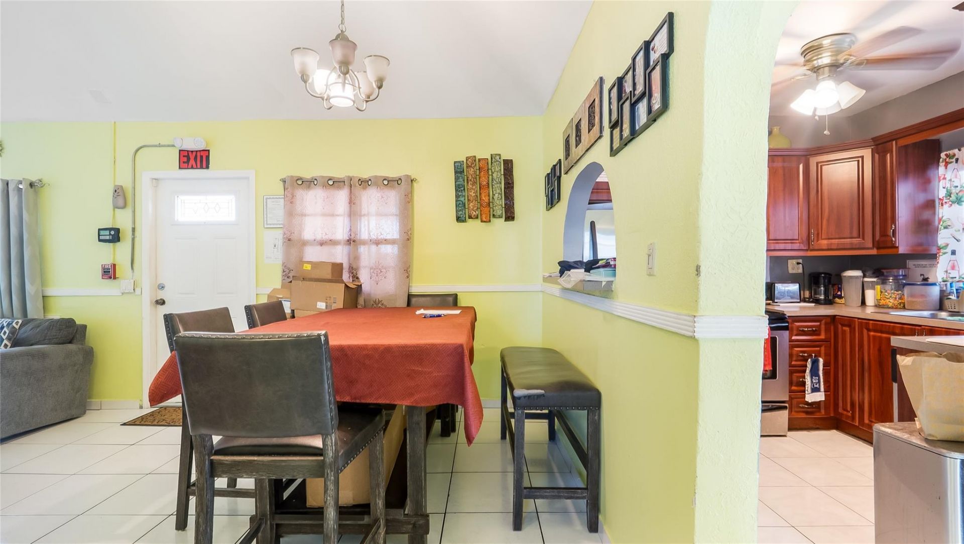 117 SW 1st Avenue, Hallandale Beach, FL 33009 Photo