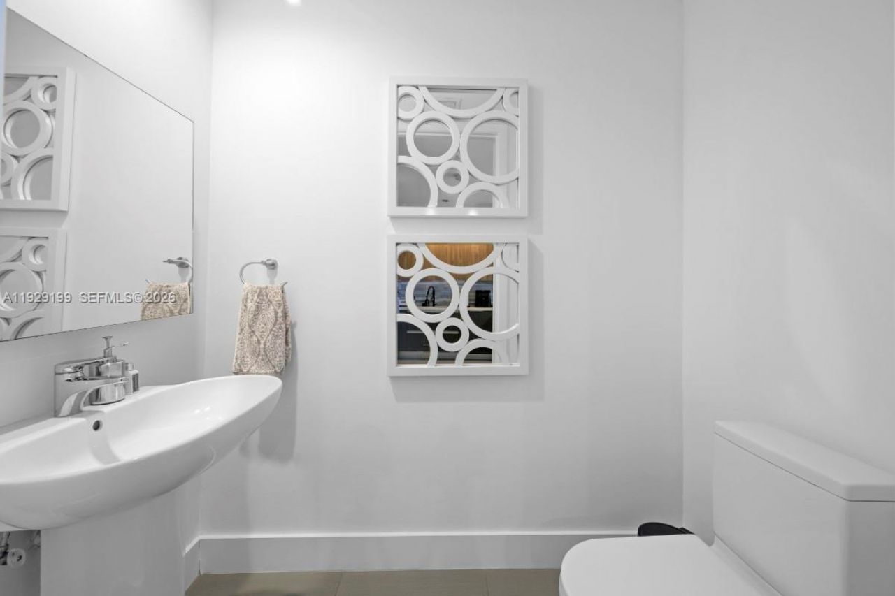 1100 Biscayne Blvd, Unit 3104, Miami, FL 33132 Photo