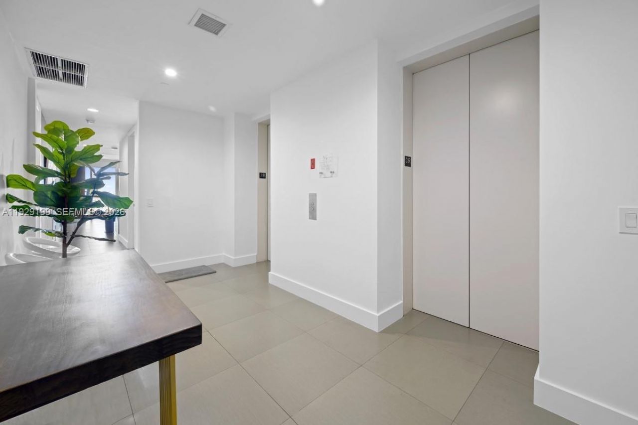 1100 Biscayne Blvd, Unit 3104, Miami, FL 33132 Photo