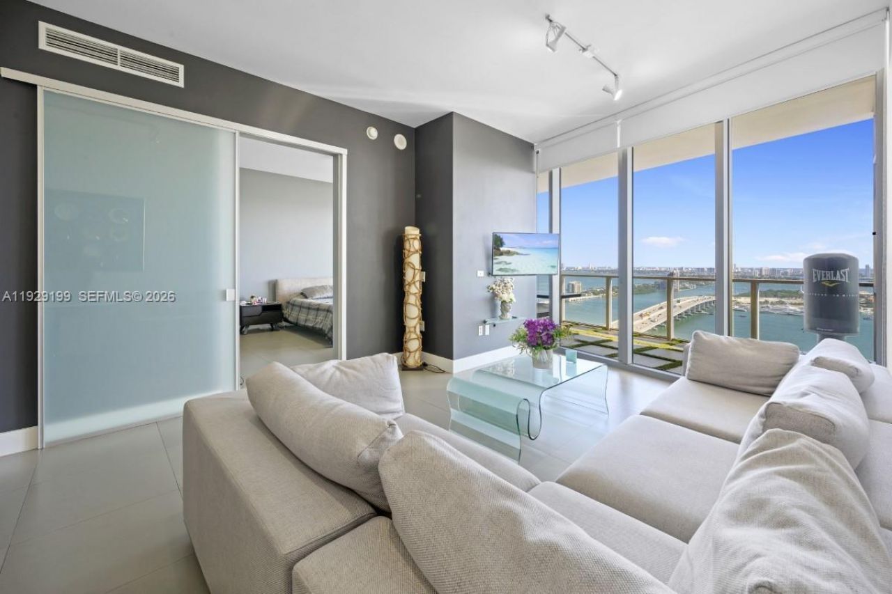 1100 Biscayne Blvd, Unit 3104, Miami, FL 33132 Photo