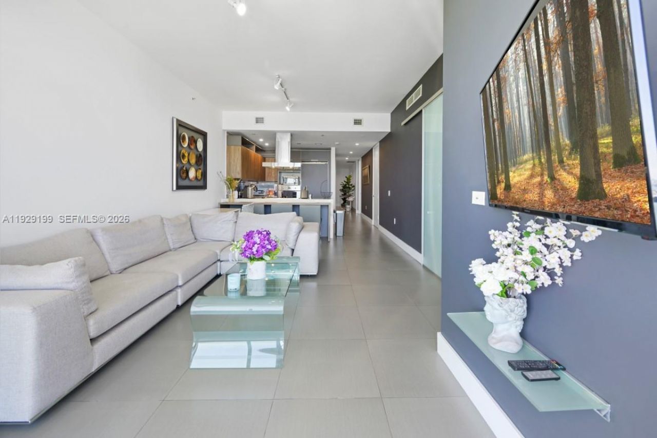 1100 Biscayne Blvd, Unit 3104, Miami, FL 33132 Photo