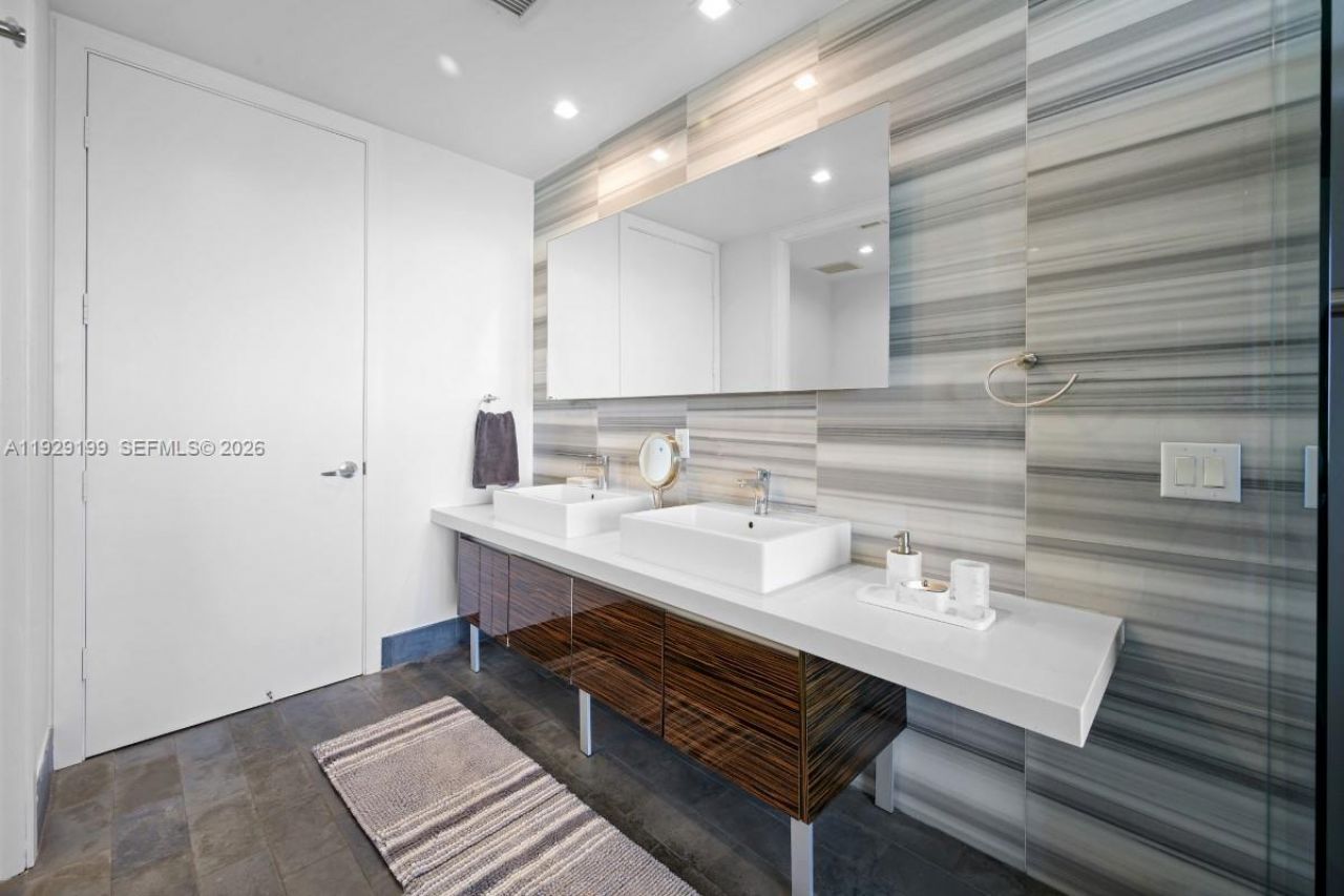 1100 Biscayne Blvd, Unit 3104, Miami, FL 33132 Photo