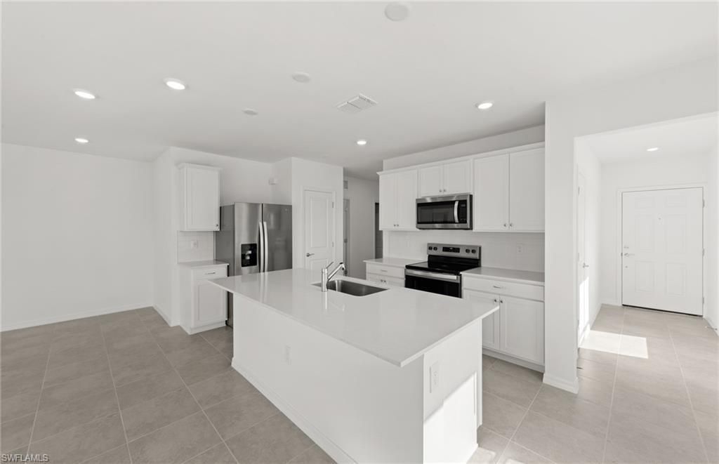 290 Silent Lake Dr, Lehigh Acres, FL 33936 Photo