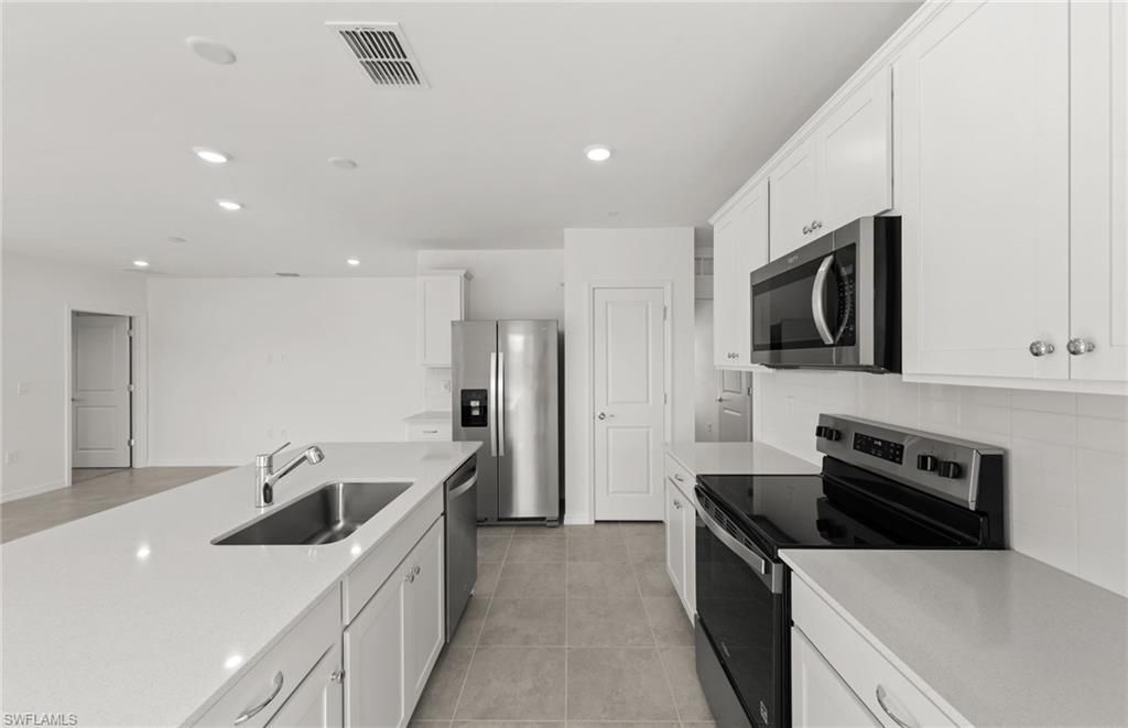 290 Silent Lake Dr, Lehigh Acres, FL 33936 Photo