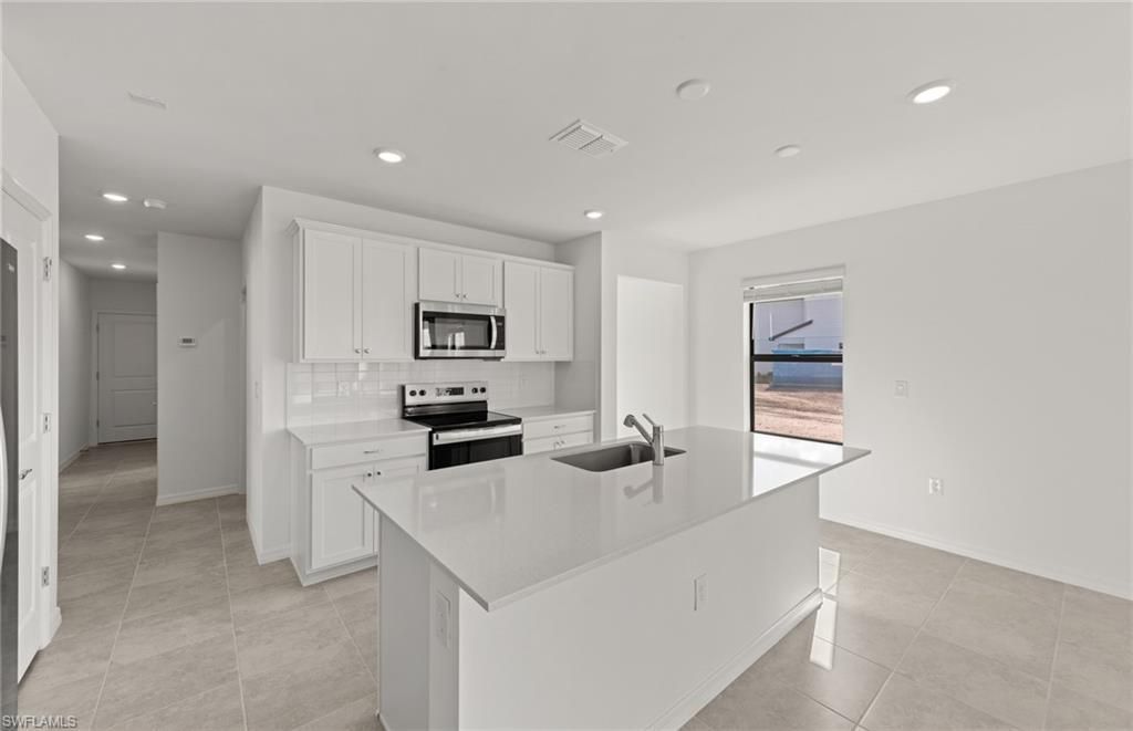 290 Silent Lake Dr, Lehigh Acres, FL 33936 Photo