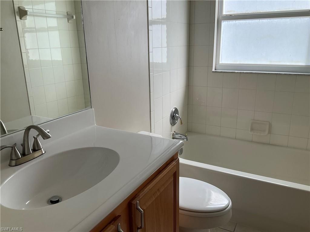 135 Glen Eagle Cir, Naples, FL 34104 Photo
