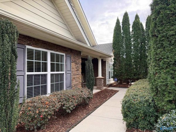 55 Moore Farm Circle NW, Unit 55, Huntsville, AL 35806