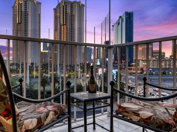 205 E Harmon Avenue, Unit 802, Las Vegas, NV 89169