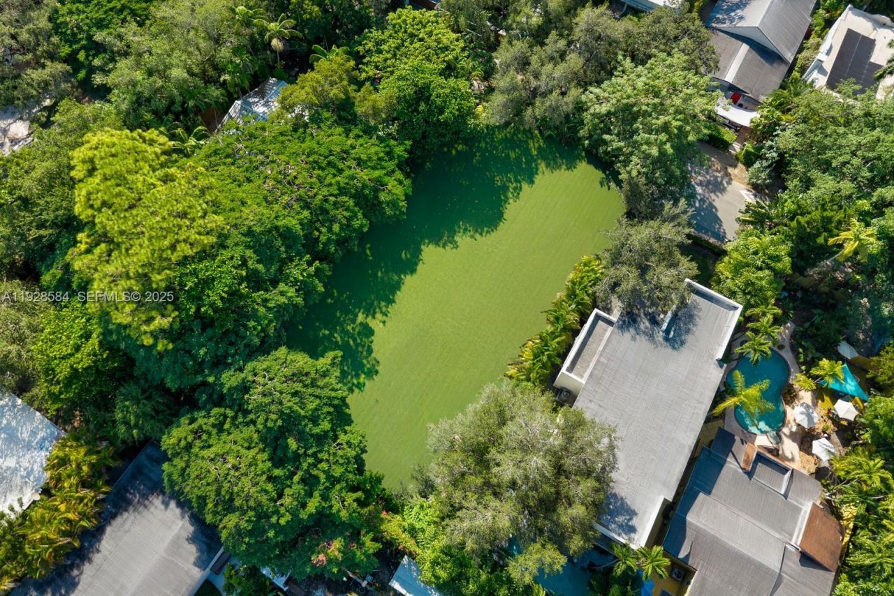 3729 Kumquat Ave, Miami, FL 33133 Photo