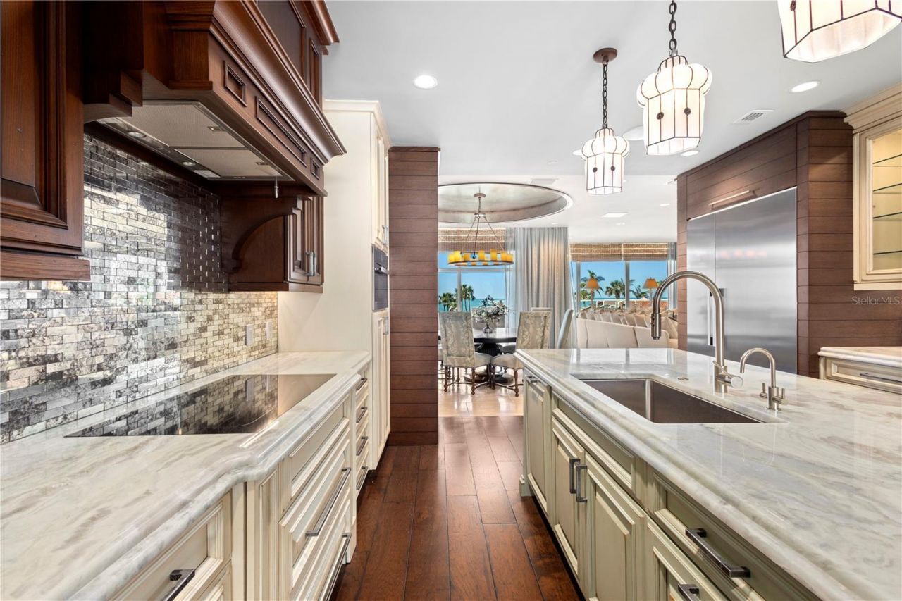 2251 Gulf Of Mexico Drive, Unit 203, Longboat Key, FL 34228 Photo