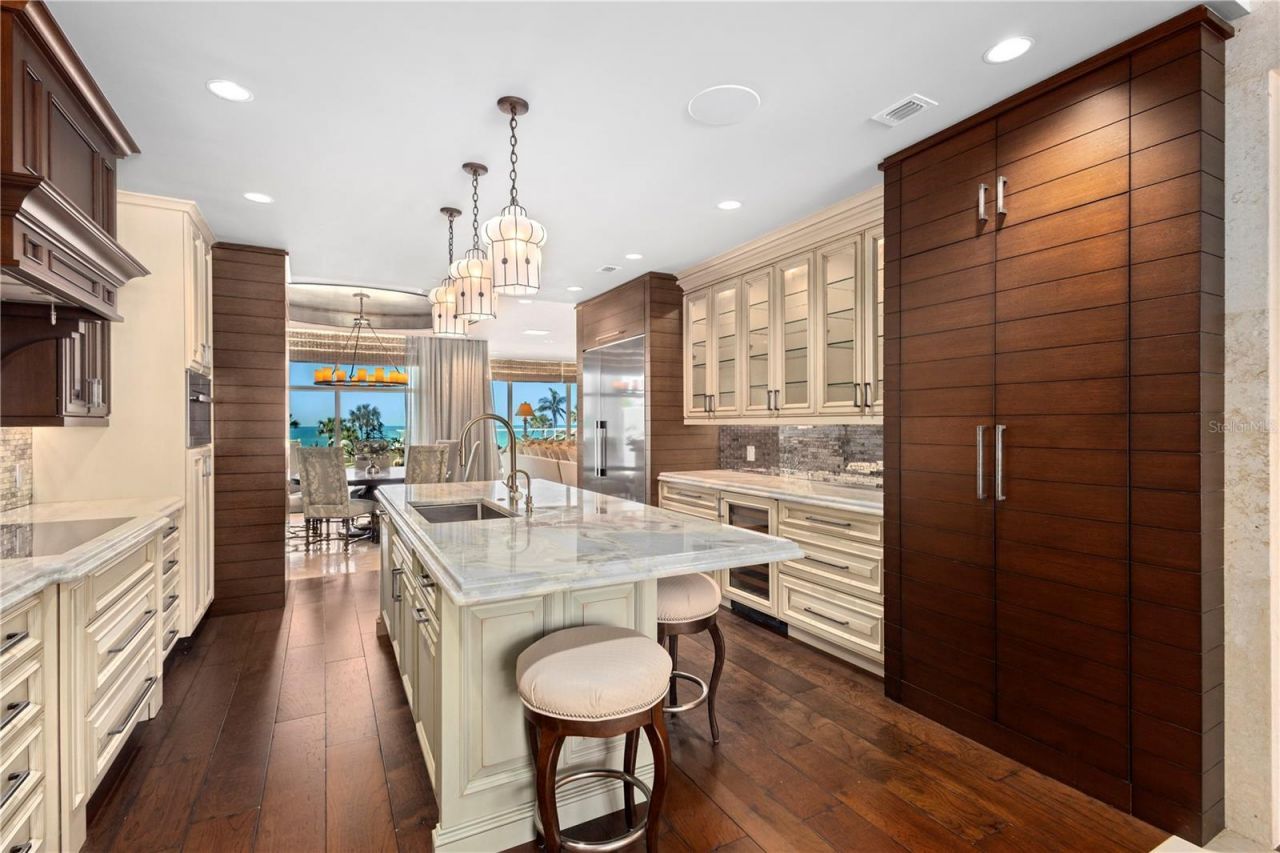 2251 Gulf Of Mexico Drive, Unit 203, Longboat Key, FL 34228 Photo