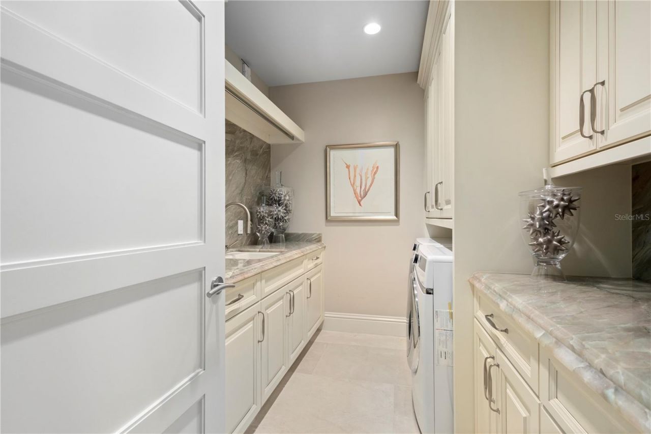 2251 Gulf Of Mexico Drive, Unit 203, Longboat Key, FL 34228 Photo