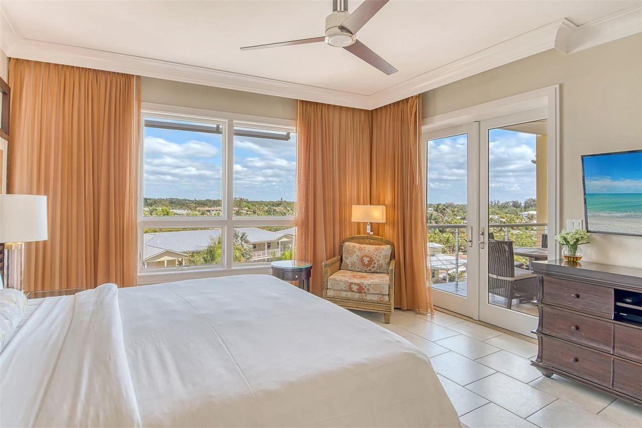 915 Seaside Drive, Unit 606, Weeks, Sarasota, FL 34242 Photo