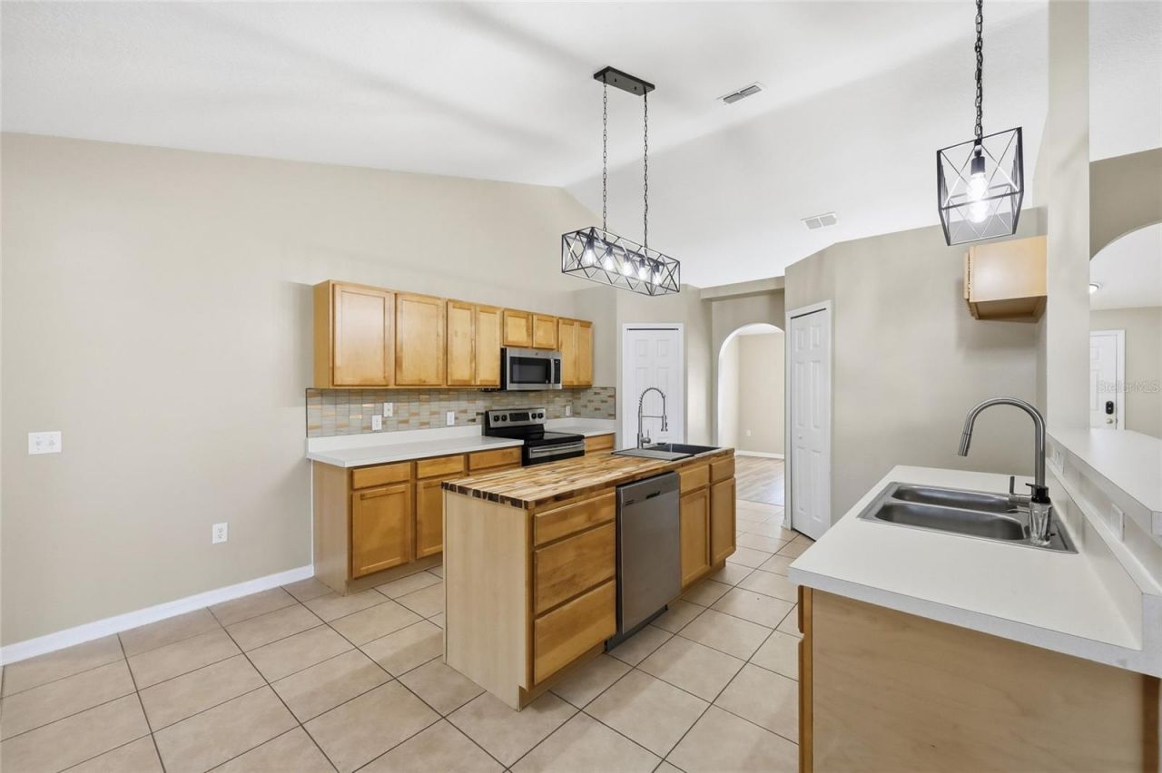 539 Granite Circle, Chuluota, FL 32766 Photo