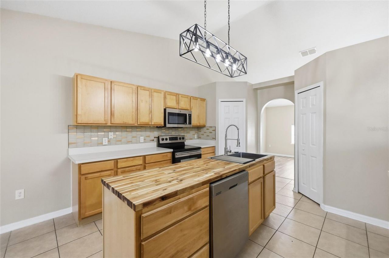 539 Granite Circle, Chuluota, FL 32766 Photo