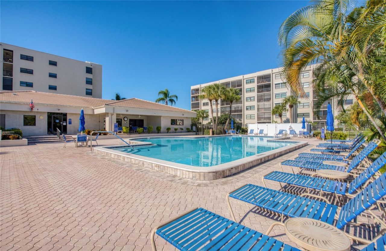 1304 Pasadena Avenue S, Unit 3, South Pasadena, FL 33707 Photo