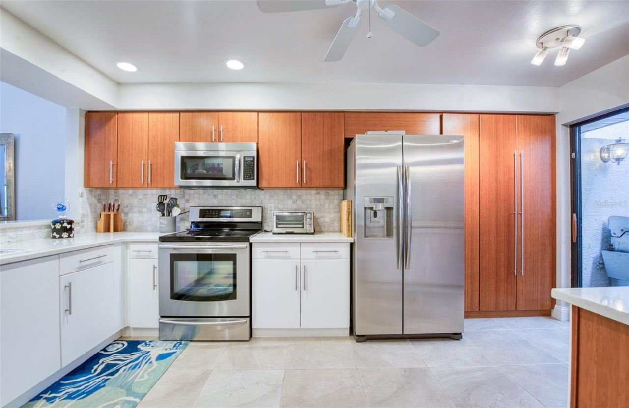 1304 Pasadena Avenue S, Unit 3, South Pasadena, FL 33707 Photo