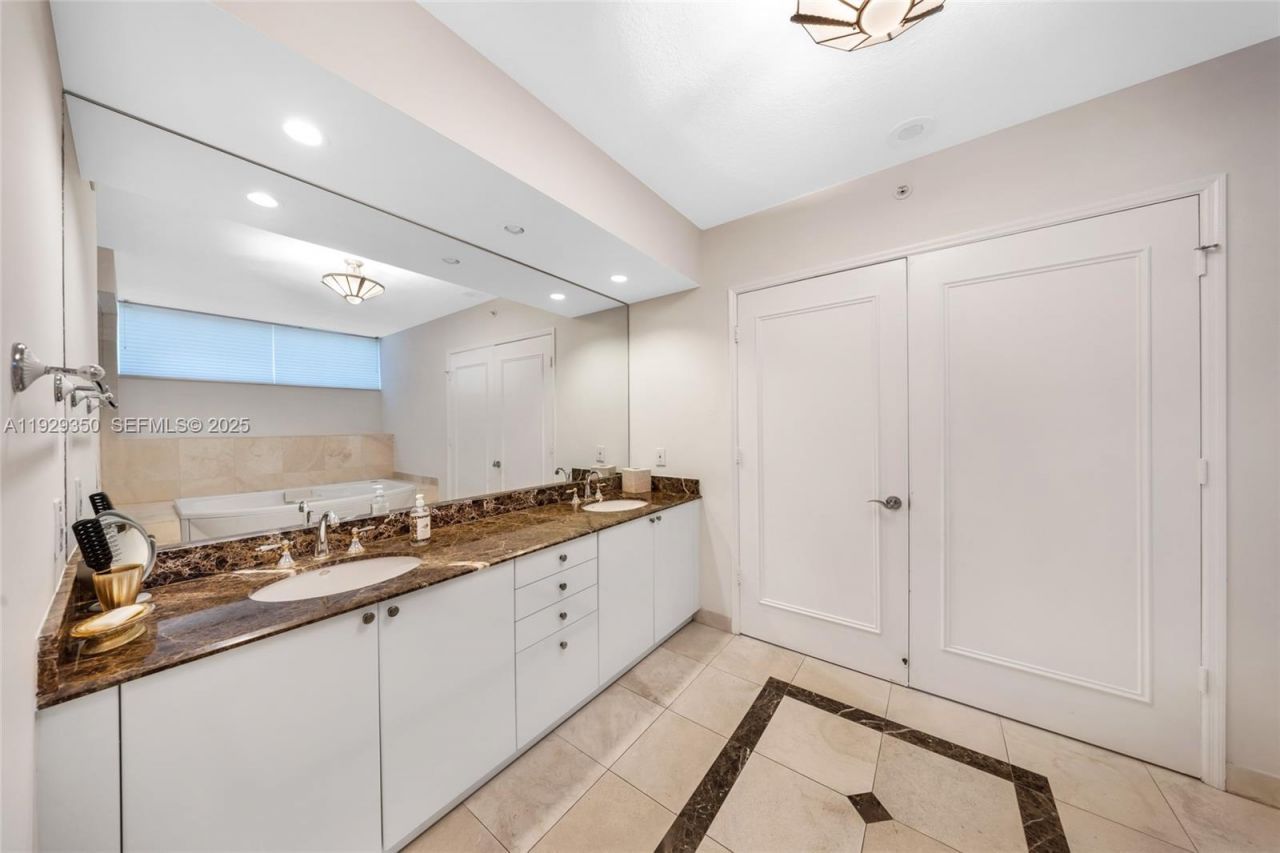 17555 Collins Ave, Unit 303, Sunny Isles Beach, FL 33160 Photo