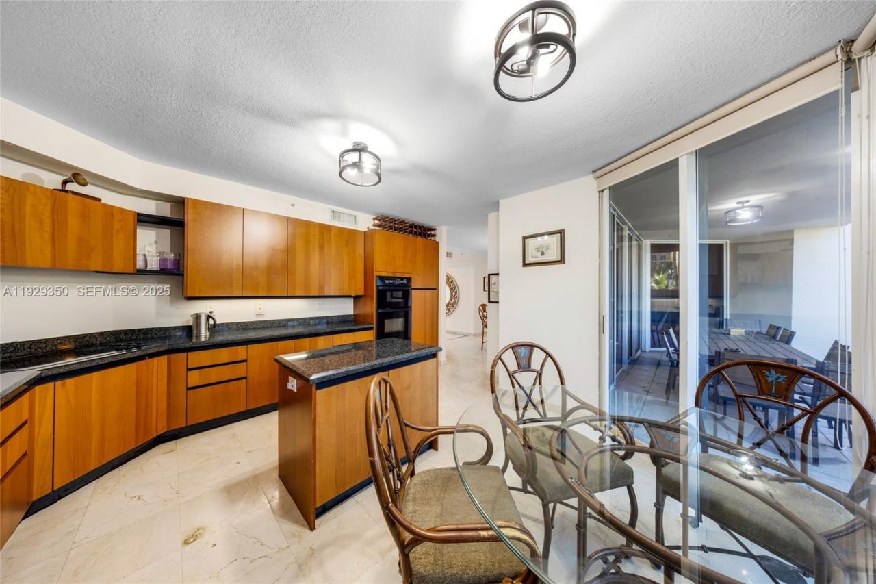 17555 Collins Ave, Unit 303, Sunny Isles Beach, FL 33160 Photo