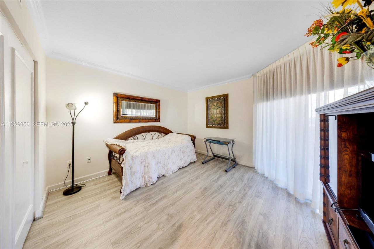 17555 Collins Ave, Unit 303, Sunny Isles Beach, FL 33160 Photo