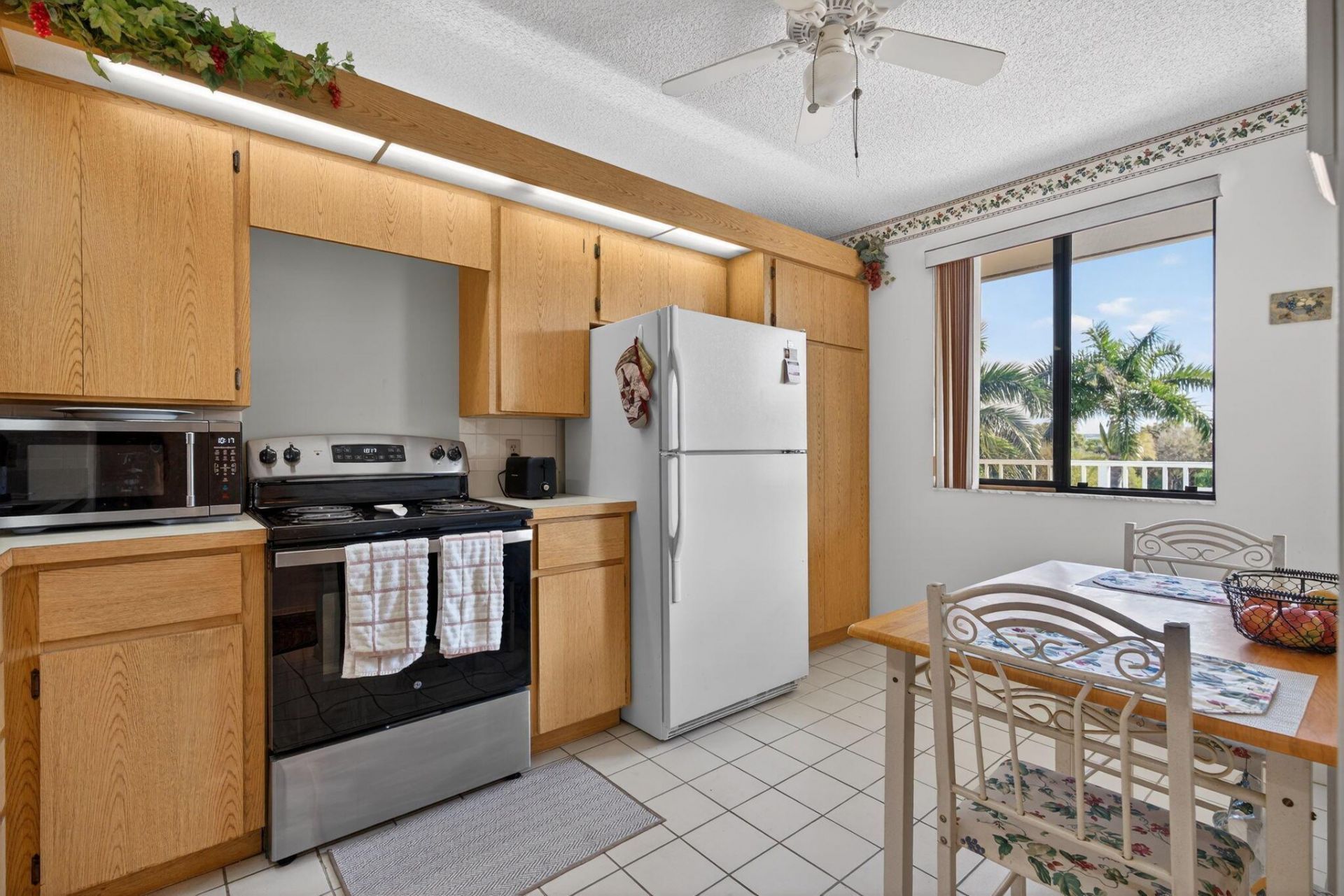 2581 Village Boulevard, Unit 401, West Palm Beach, FL 33409 Photo