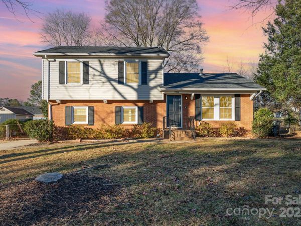 9926 Rockmeadow Drive, Charlotte, NC 28216