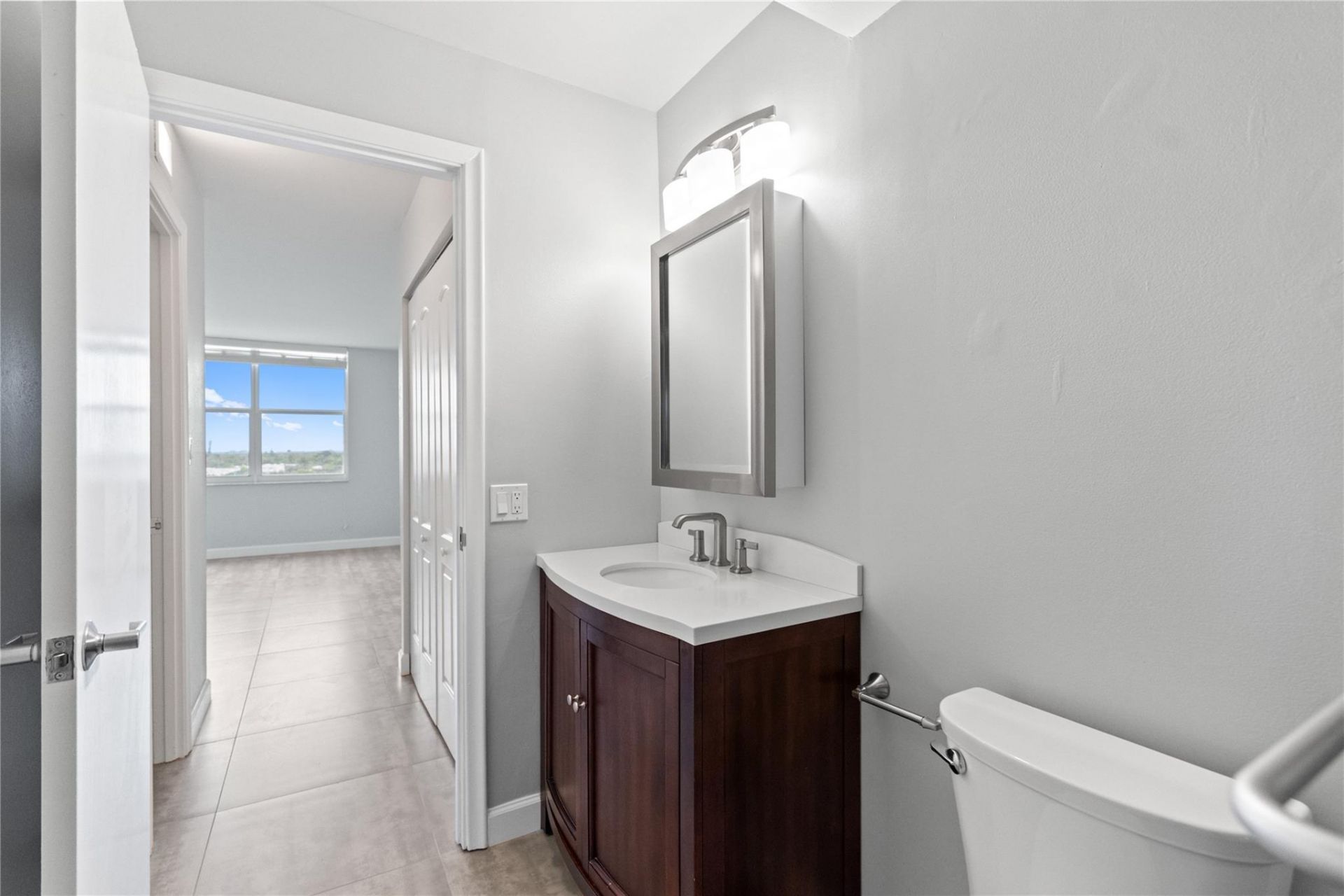 1800 N Andrews Avenue, Unit 7J, Fort Lauderdale, FL 33311 Photo