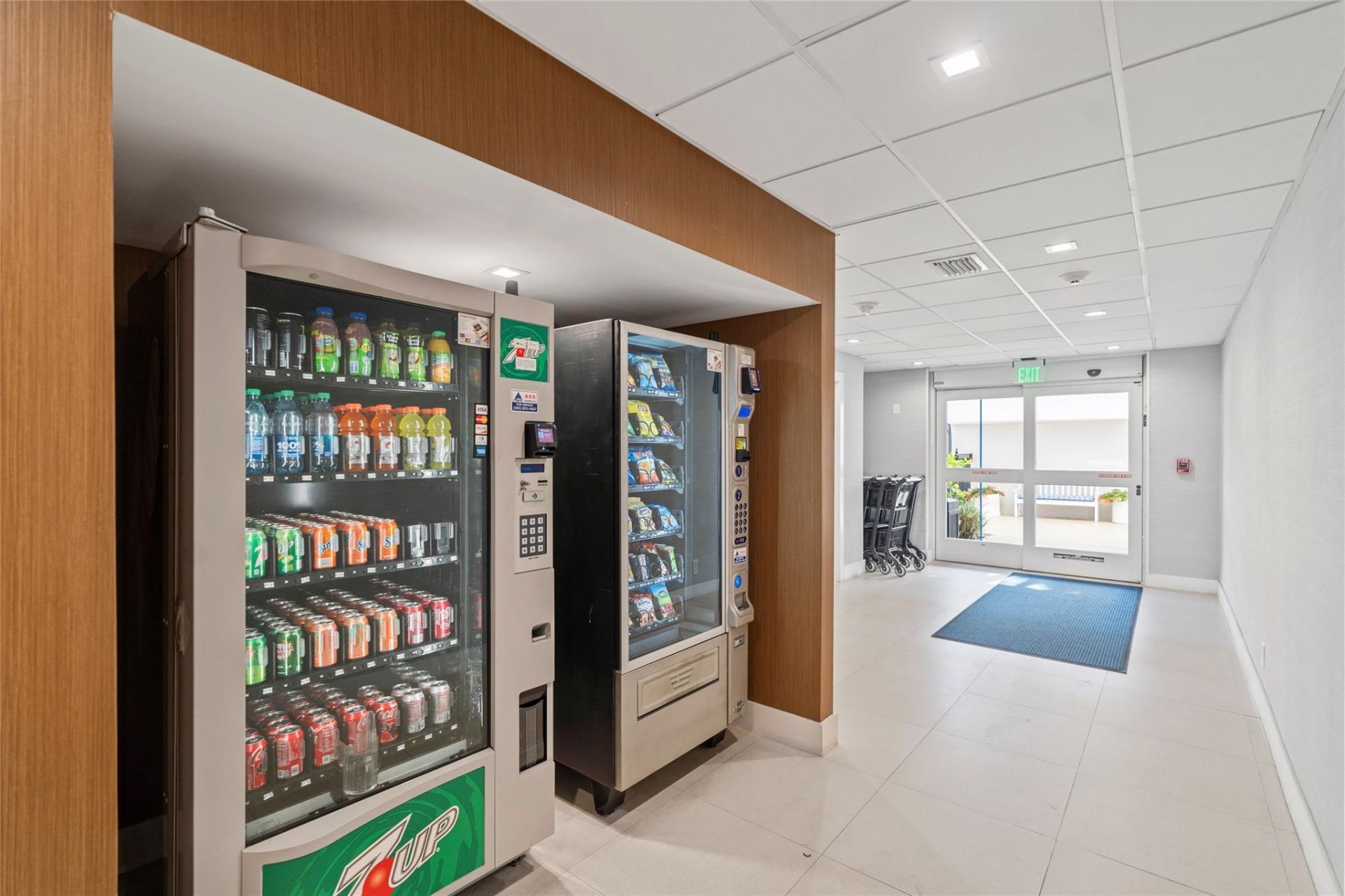 1800 N Andrews Avenue, Unit 7J, Fort Lauderdale, FL 33311 Photo