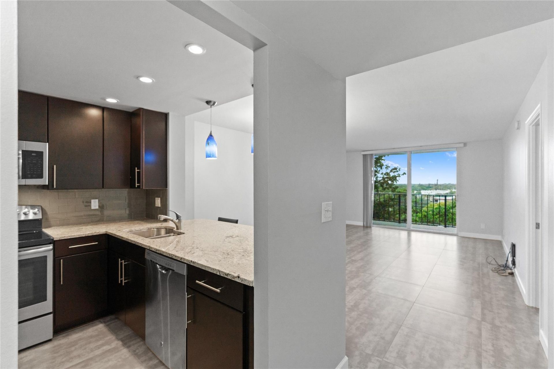 1800 N Andrews Avenue, Unit 7J, Fort Lauderdale, FL 33311 Photo