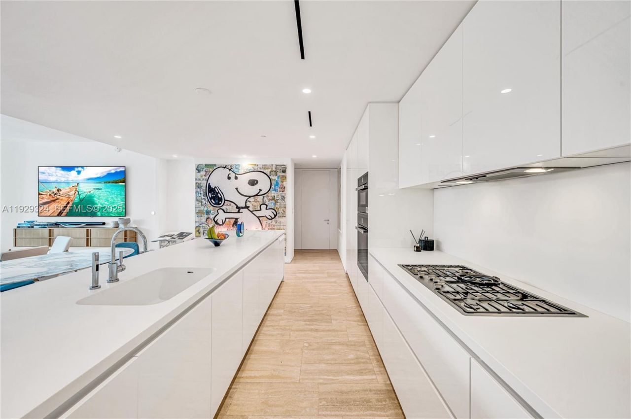 9111 Collins Ave, Unit N-322, Surfside, FL 33154 Photo