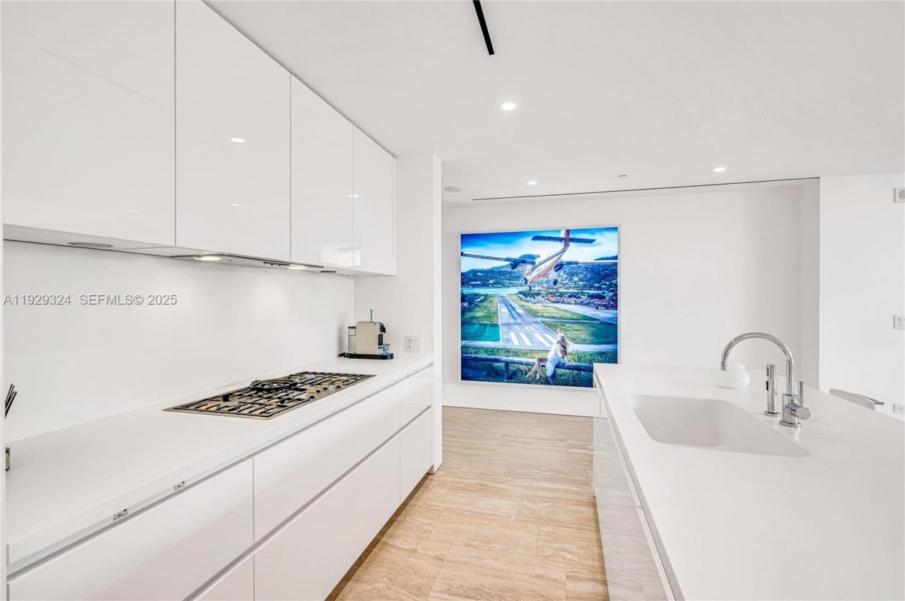 9111 Collins Ave, Unit N-322, Surfside, FL 33154 Photo