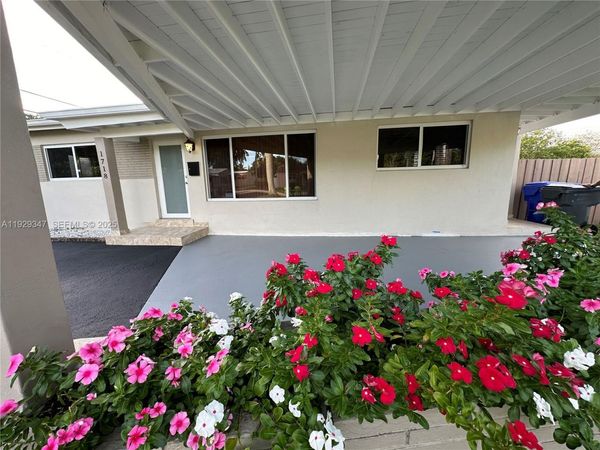 1718 N 27th Ave, Hollywood, FL 33020