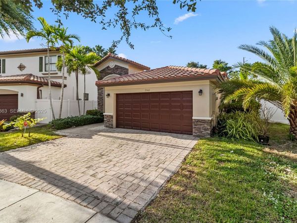 3560 W 88 St, Unit 3560, Hialeah, FL 33018