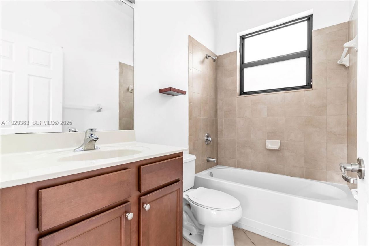 3560 W 88 St, Unit 3560, Hialeah, FL 33018 Photo