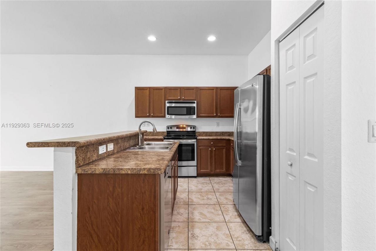 3560 W 88 St, Unit 3560, Hialeah, FL 33018 Photo