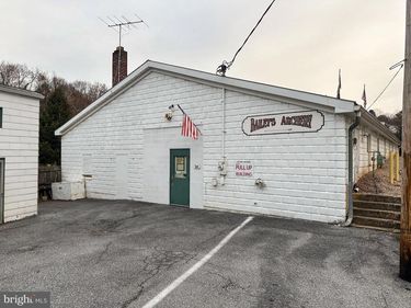 12 MANCHESTER STREET, GLEN ROCK, PA 17327