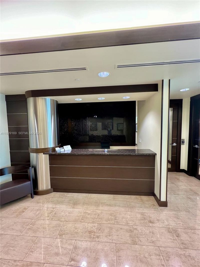 20900 NE 30 Th Ave, Aventura, FL 33180 Photo