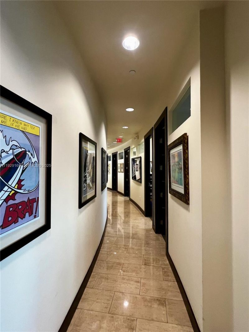 20900 NE 30 Th Ave, Aventura, FL 33180 Photo