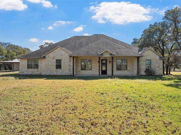 2743 Tokio Road , West, TX 76691