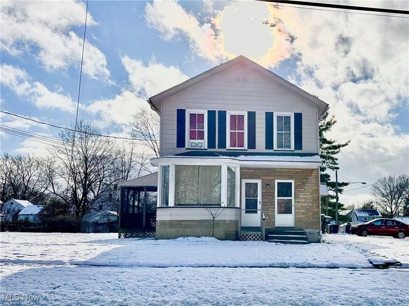 1132 Woodland Avenue NE, Warren, OH 44483 Photo 1