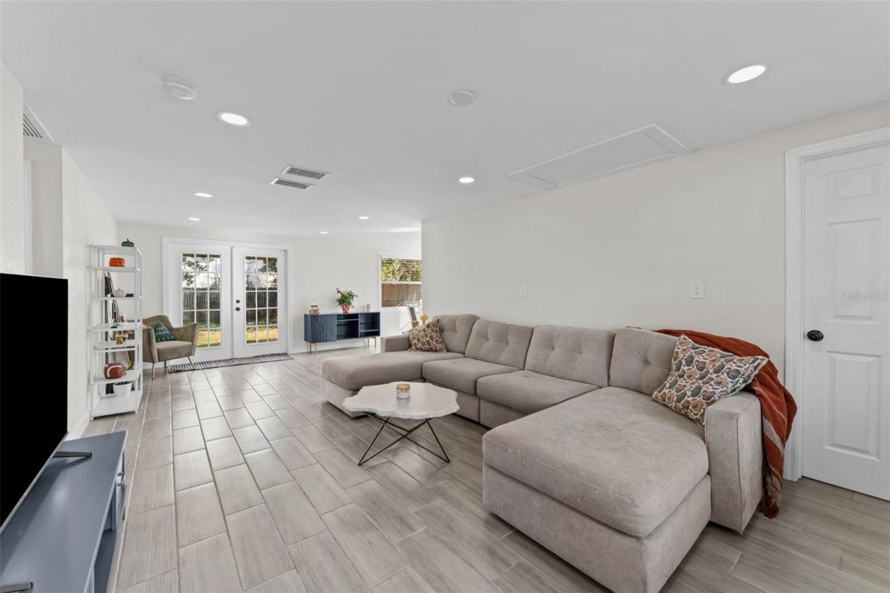 5501 Denver Street Ne, Saint Petersburg, FL 33703 Photo