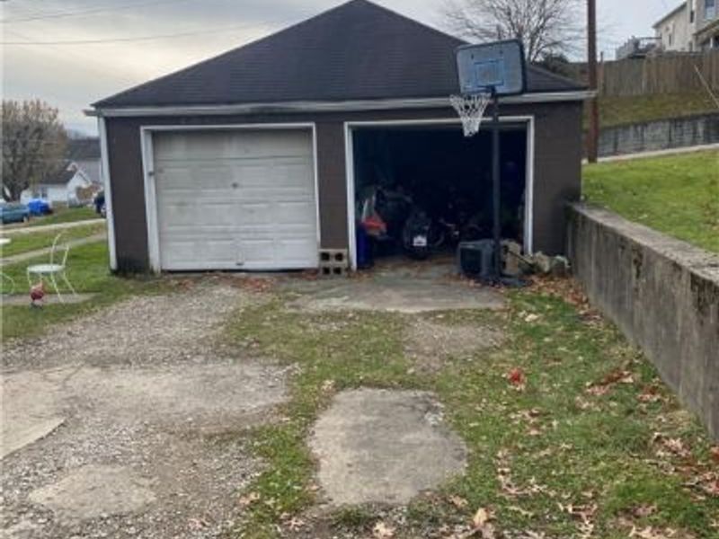 101 W 39th Street, Shadyside, OH 43947 Photo 5