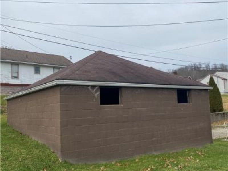 101 W 39th Street, Shadyside, OH 43947 Photo 6