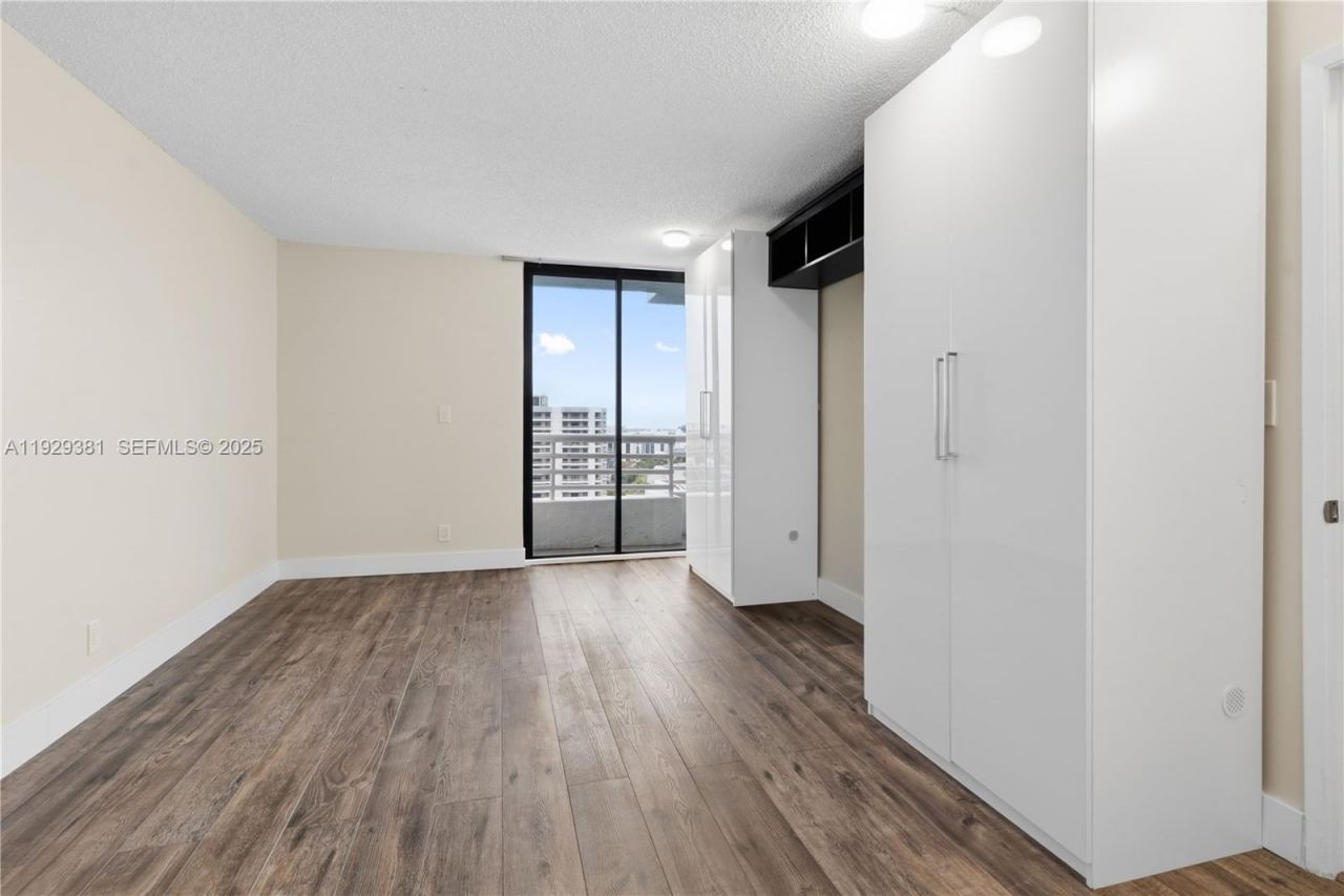 3300 NE 192nd St, Unit LP06, Aventura, FL 33180 Photo