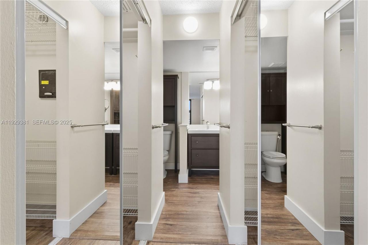 3300 NE 192nd St, Unit LP06, Aventura, FL 33180 Photo